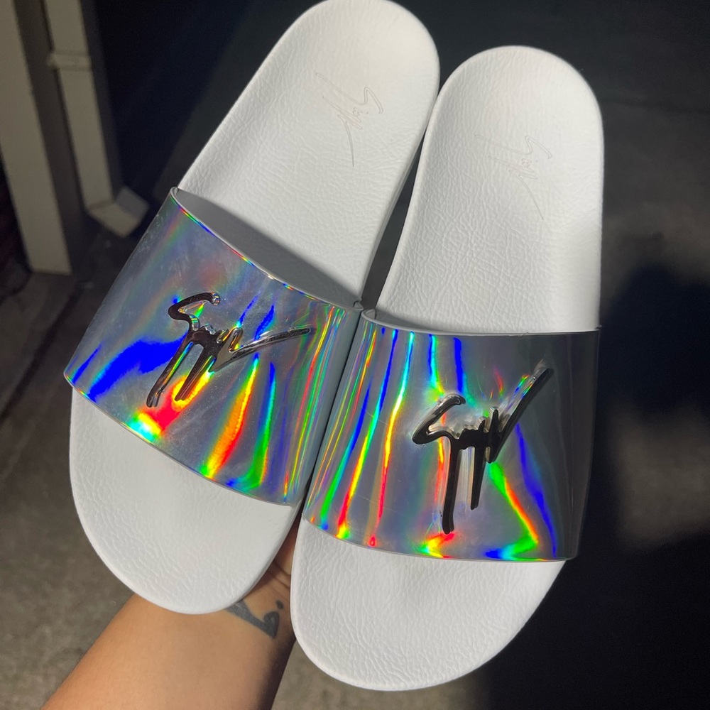 Guissepe slides